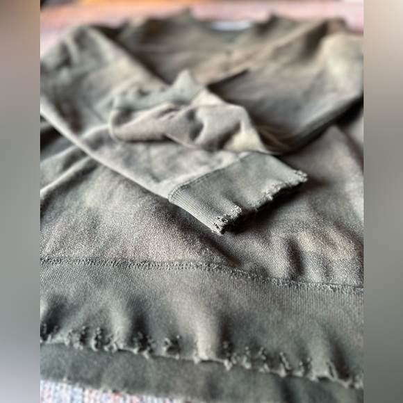 2010’sABERCROMBIE  Distressed Camo Sweatshirt Unisex Size M - Picture 14 of 15